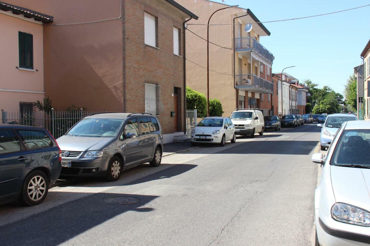 Accogliente Casa Indipendente Con Wi-Fi Gratuito, A Due Passi Dal Centro E Dalle Attrazioni Ravenna Ngoại thất bức ảnh